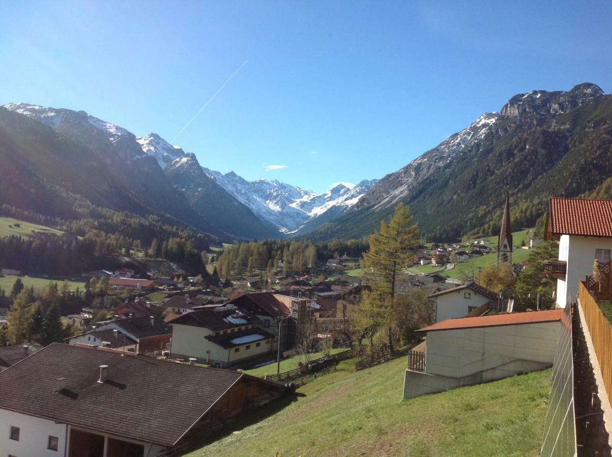 Haus Alpenrose Apartman Trins Kültér fotó